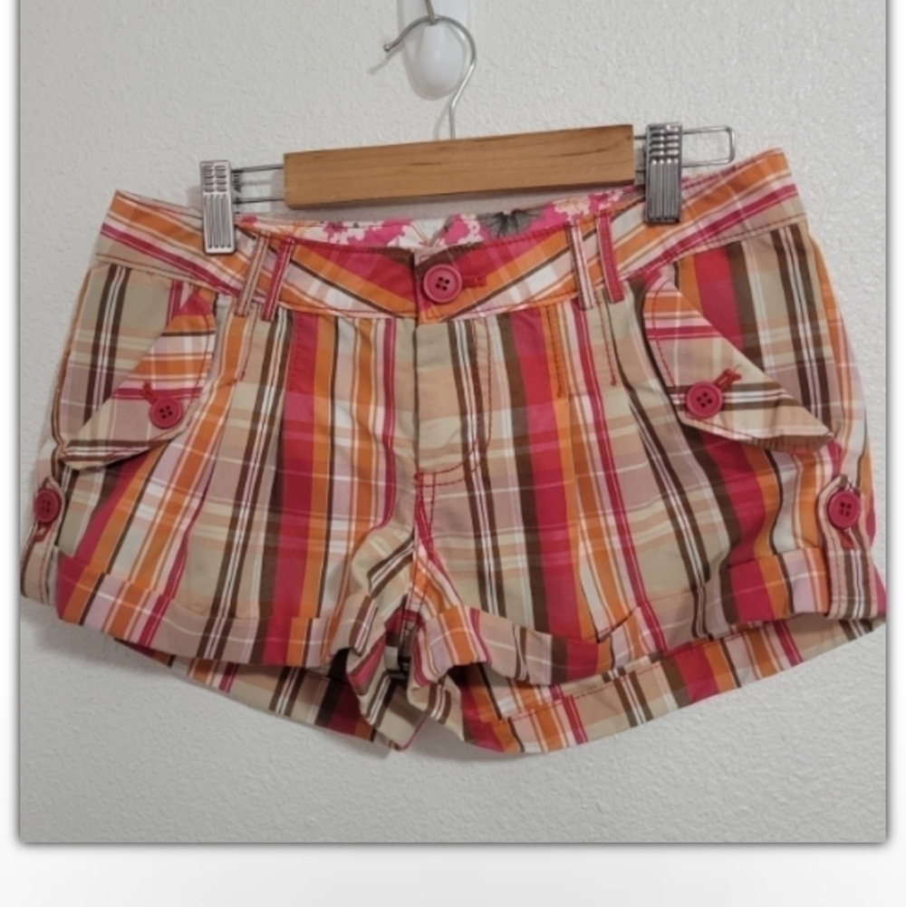 Flying Tomato shorts size small